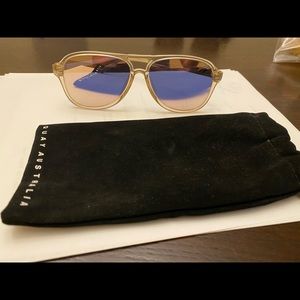 QUAY UNDER PRESSURE CHAMPAGNE